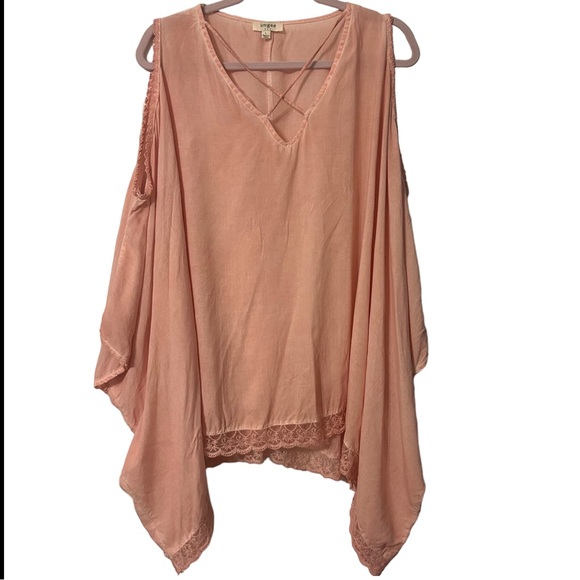 Umgee Tops - UmGee cold shoulder criss cross oversize dolman top size L